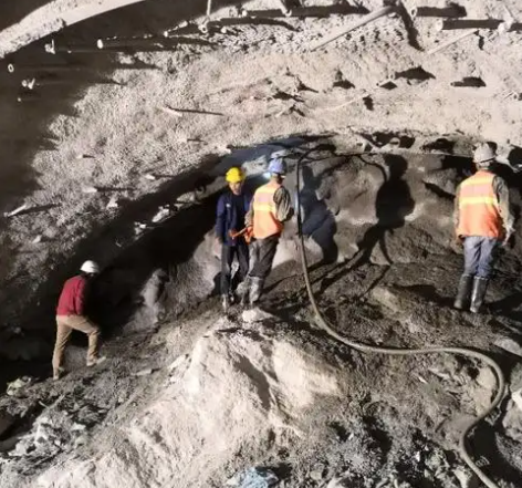 凌源拱顶带模注浆料的施工流程及注意事项